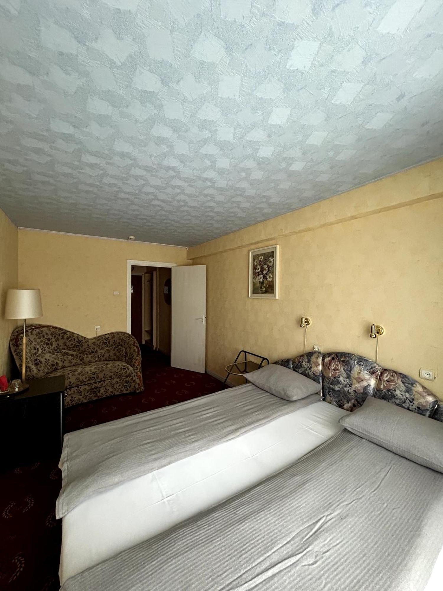 Hotel Talsi Exterior photo